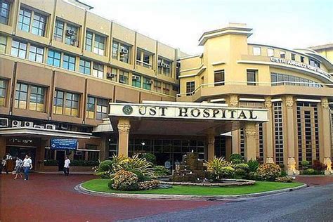Orthopedic Surgery doctors in University of Santo Tomas Hospital .